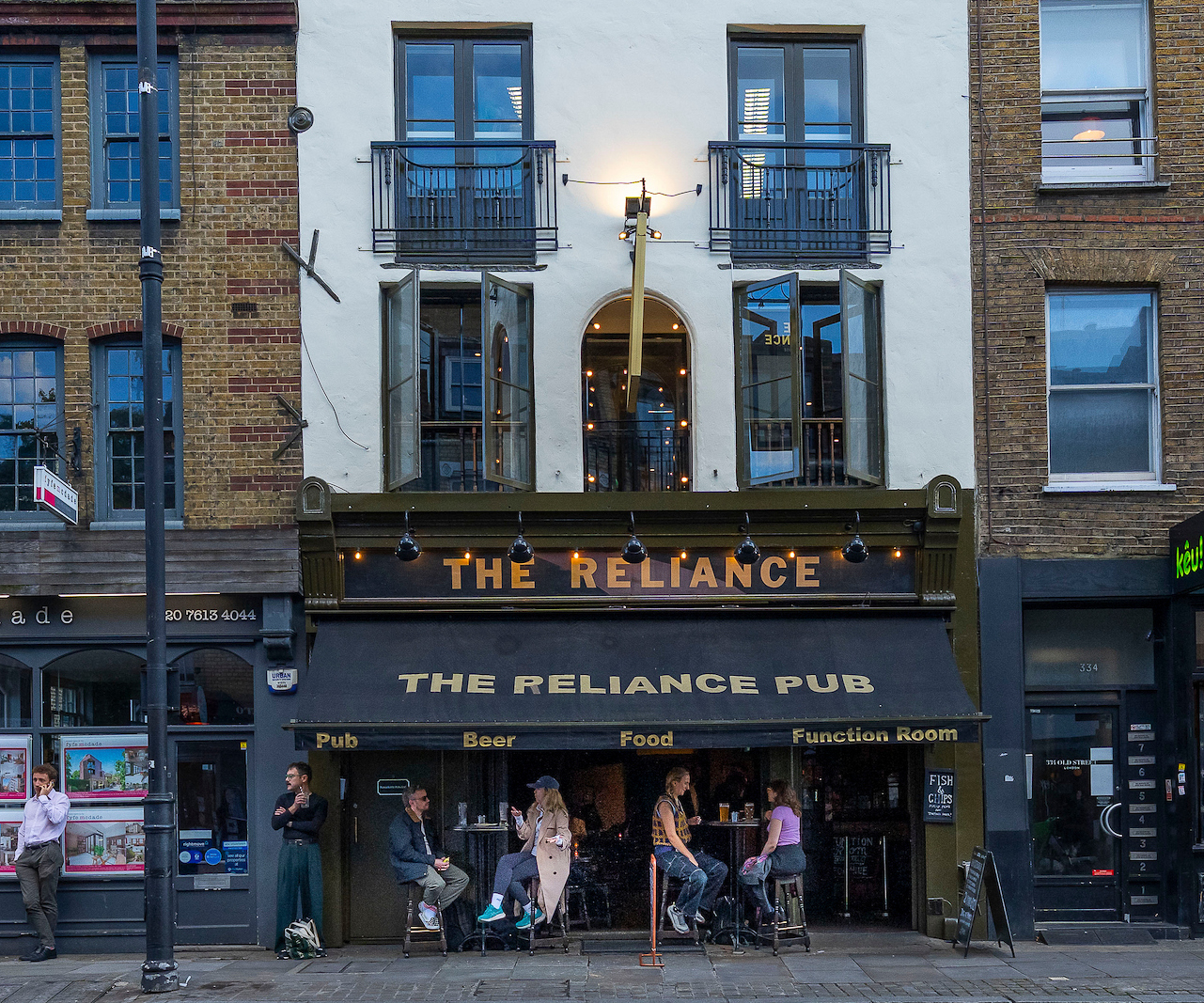Photo of The Virgin Queen, Hackney