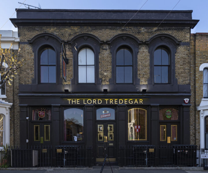 The Lord Tredegar pub on a sunny day.